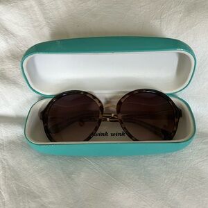 Kate Spade Annabeth sunglasses Color: Brown Tortoise/ Gold *case included